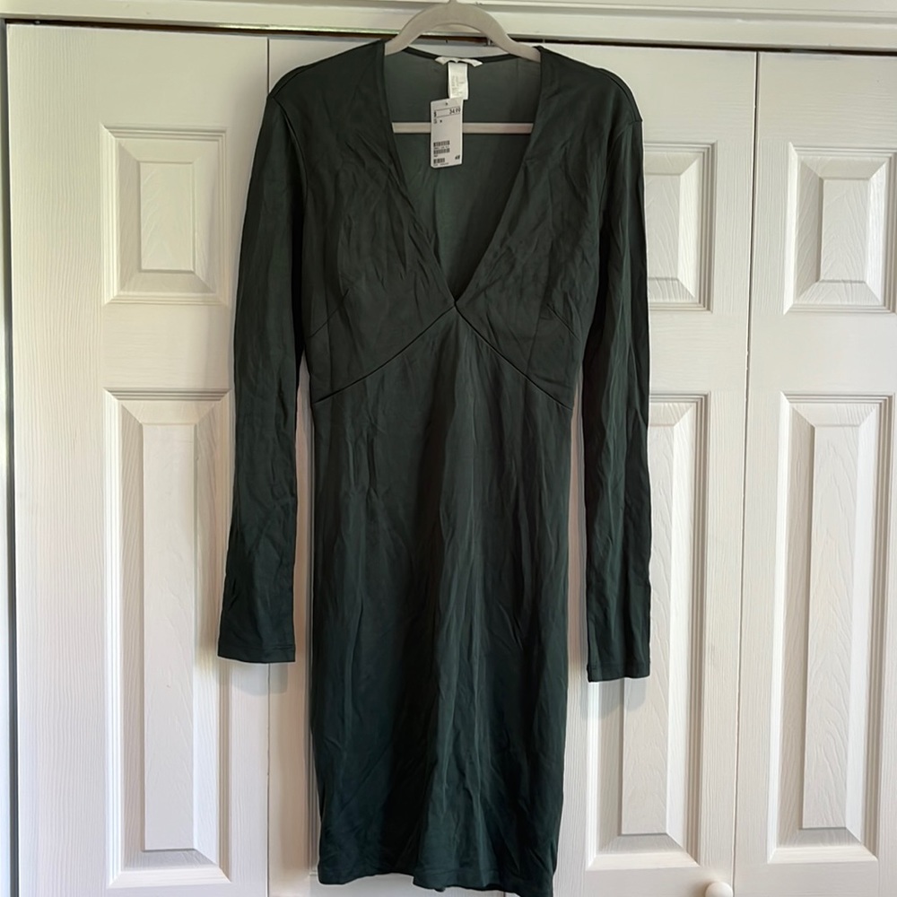 New with Tags Ivy Green long Sleeve Cocktail Dress